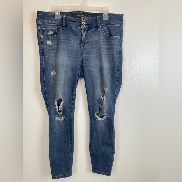 Torrid Jegging Distressed jeans Womens Size 18 - Picture 2 of 13